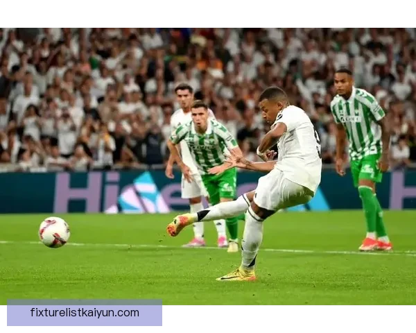 西甲伯纳乌翻新后首秀引发球迷关注，期待新赛季表现提升